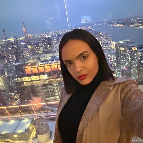 Meet your Posher, Yulisa - Picture 2 of 4